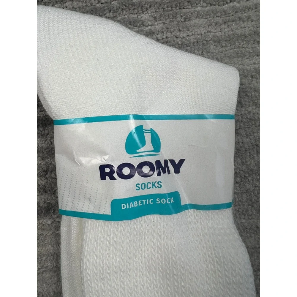 Roomy Socks Diabetic Crew Socks Unisex 10-13 White J800L Stretch Top Non-Binding